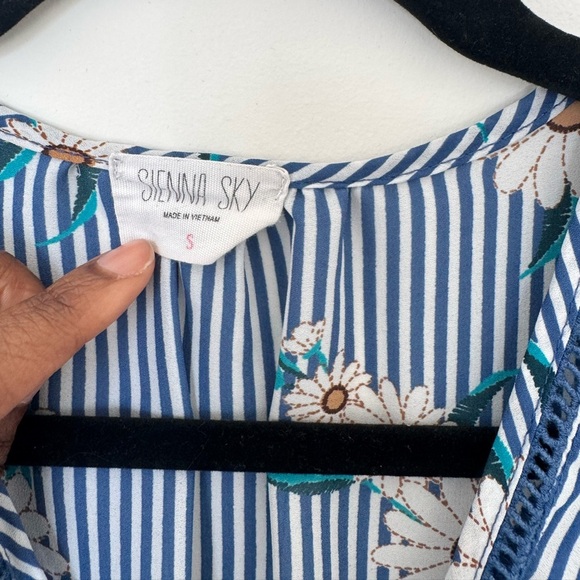 Nordstrom Sienna Sky Blue Floral Striped Wrap Top - Picture 5 of 7